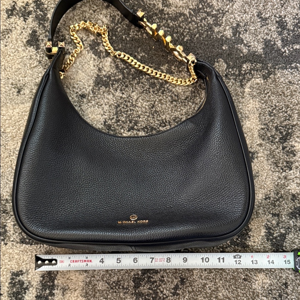 Michael Kors Black Shoulder Bag with Gold Chain - Picture 4 of 7